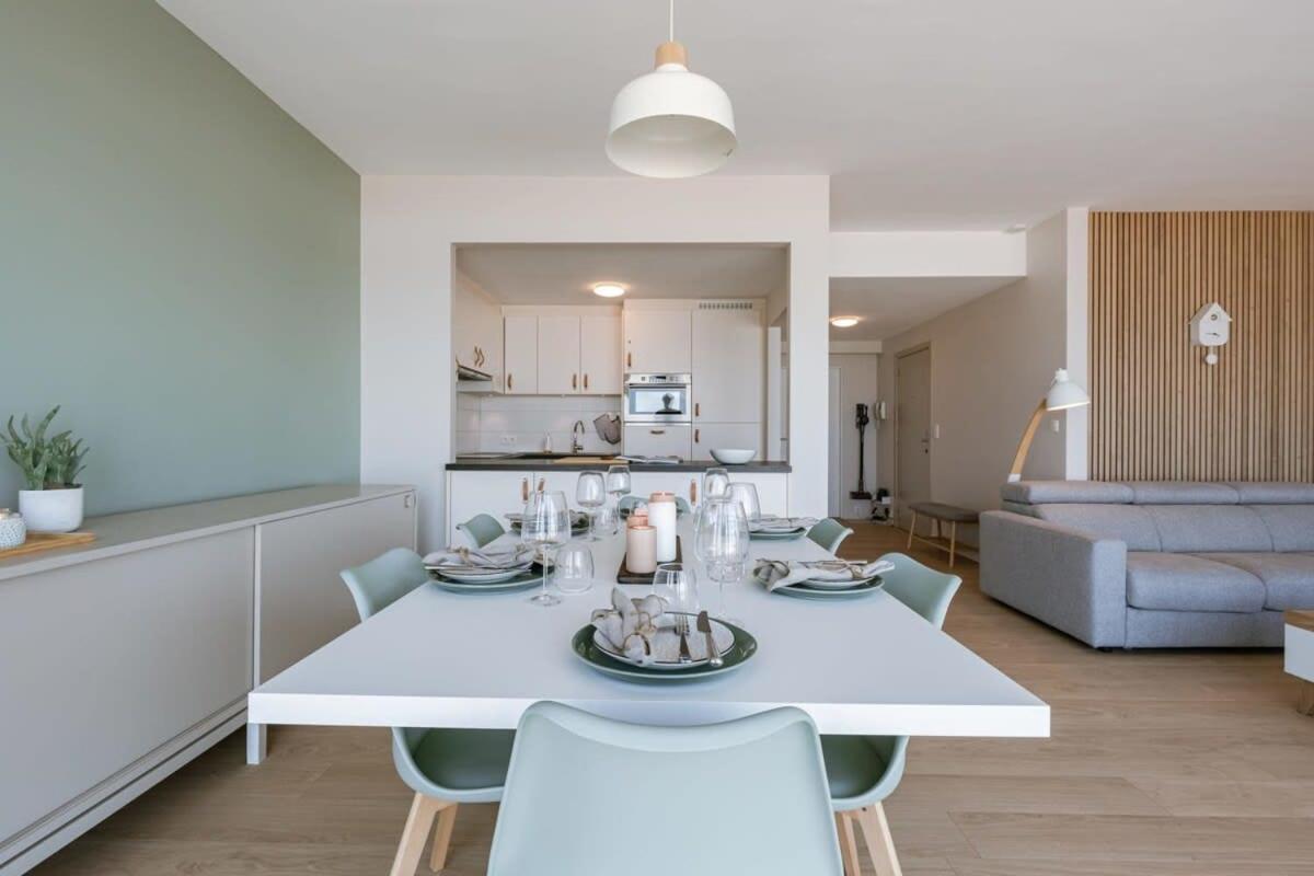 Huswell - Bright Seaview Apartment In Oostende Exterior photo